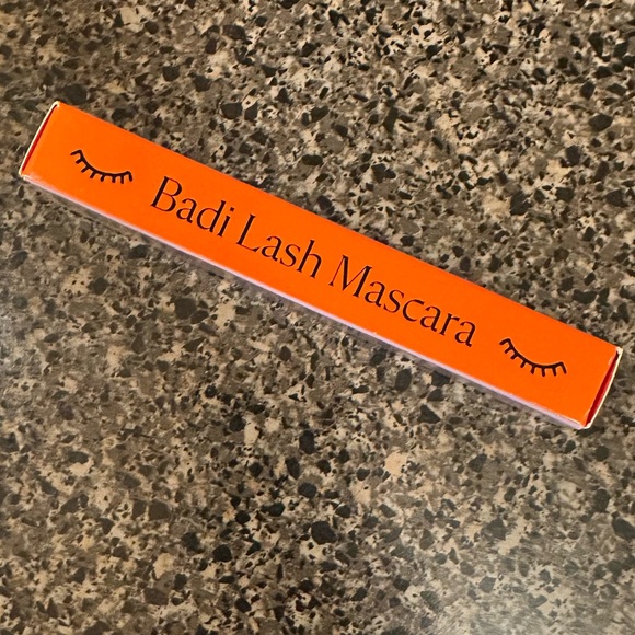 Kulfi Black Badi Lash Mascara - Picture 3 of 9